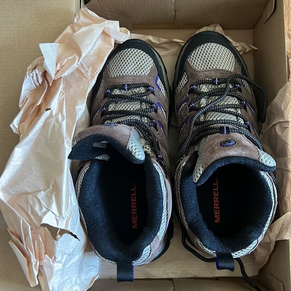 Brand new hiking boots Moab 2 Vent Mid - Picture 11 of 13